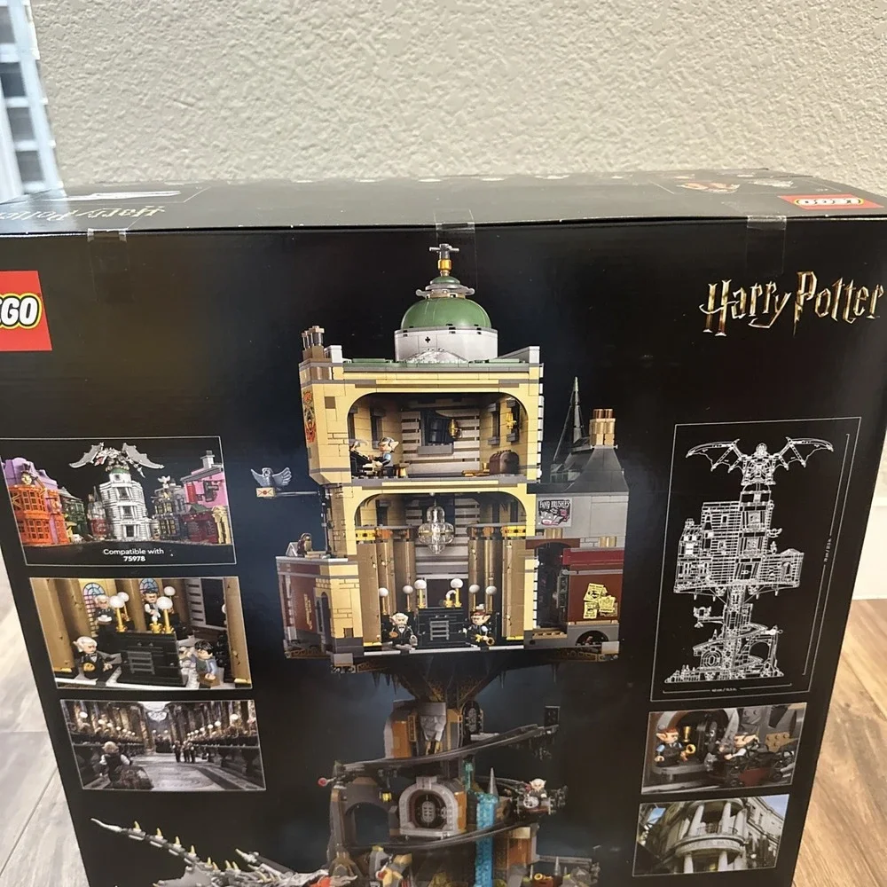 $825  🌙 LEGO Harry Potter Gringotts Wizarding Bank Collector‎ 76417 SEALED